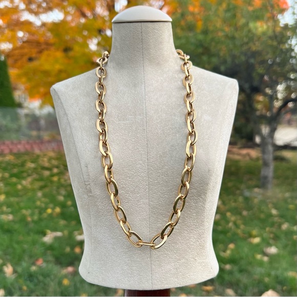 Nolan Miller Jewelry - 𝒩ℴ𝓁𝒶𝓃 ℳ𝒾𝓁𝓁ℯ𝓇 𝒞𝒽𝓊𝓃𝓀𝓎 𝒢ℴ𝓁𝒹 𝒞𝒽𝒶𝒾𝓃 𝒯ℴℊℊ𝓁ℯ 𝒞𝓁𝒶𝓈𝓅